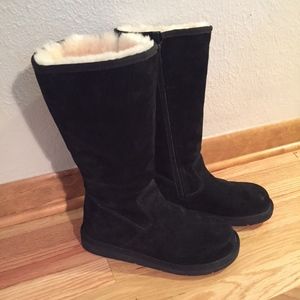UGG tall Greenfield boots size 7